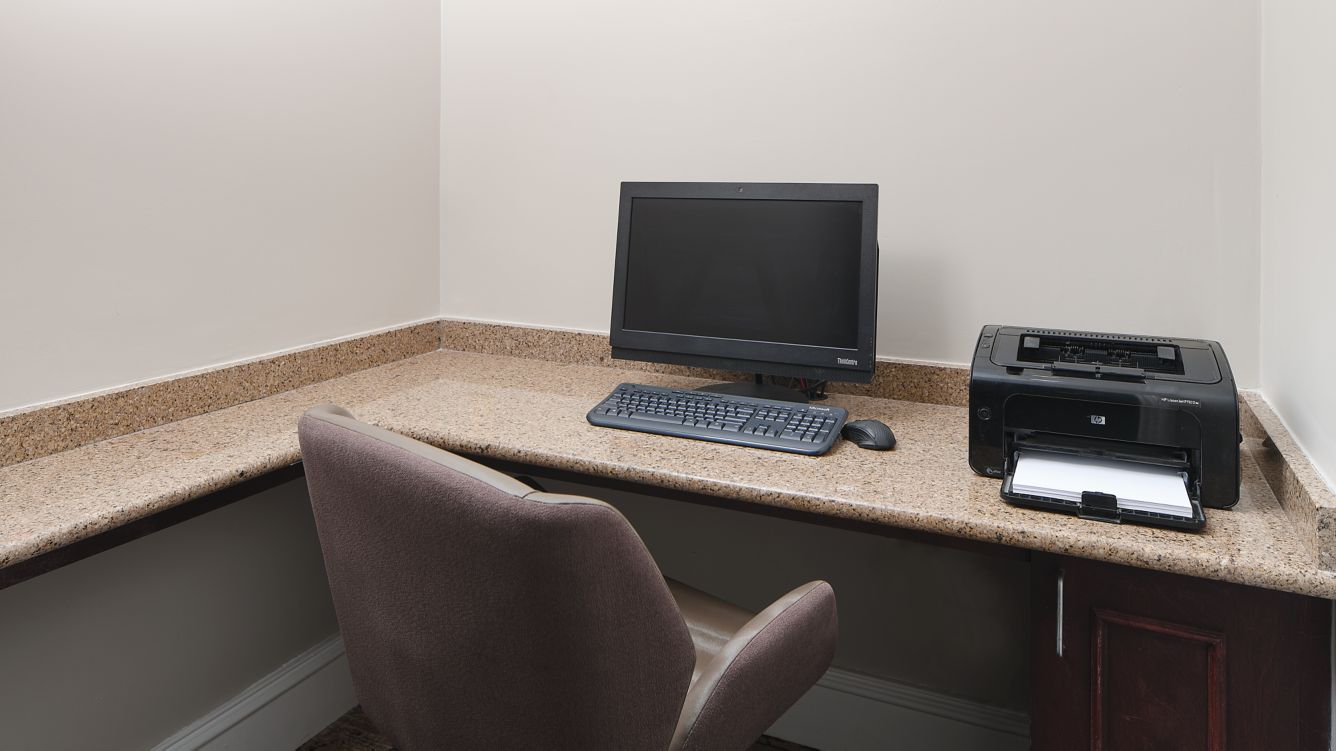 ri-fayph-business-center22427-30129_Wide-Hor