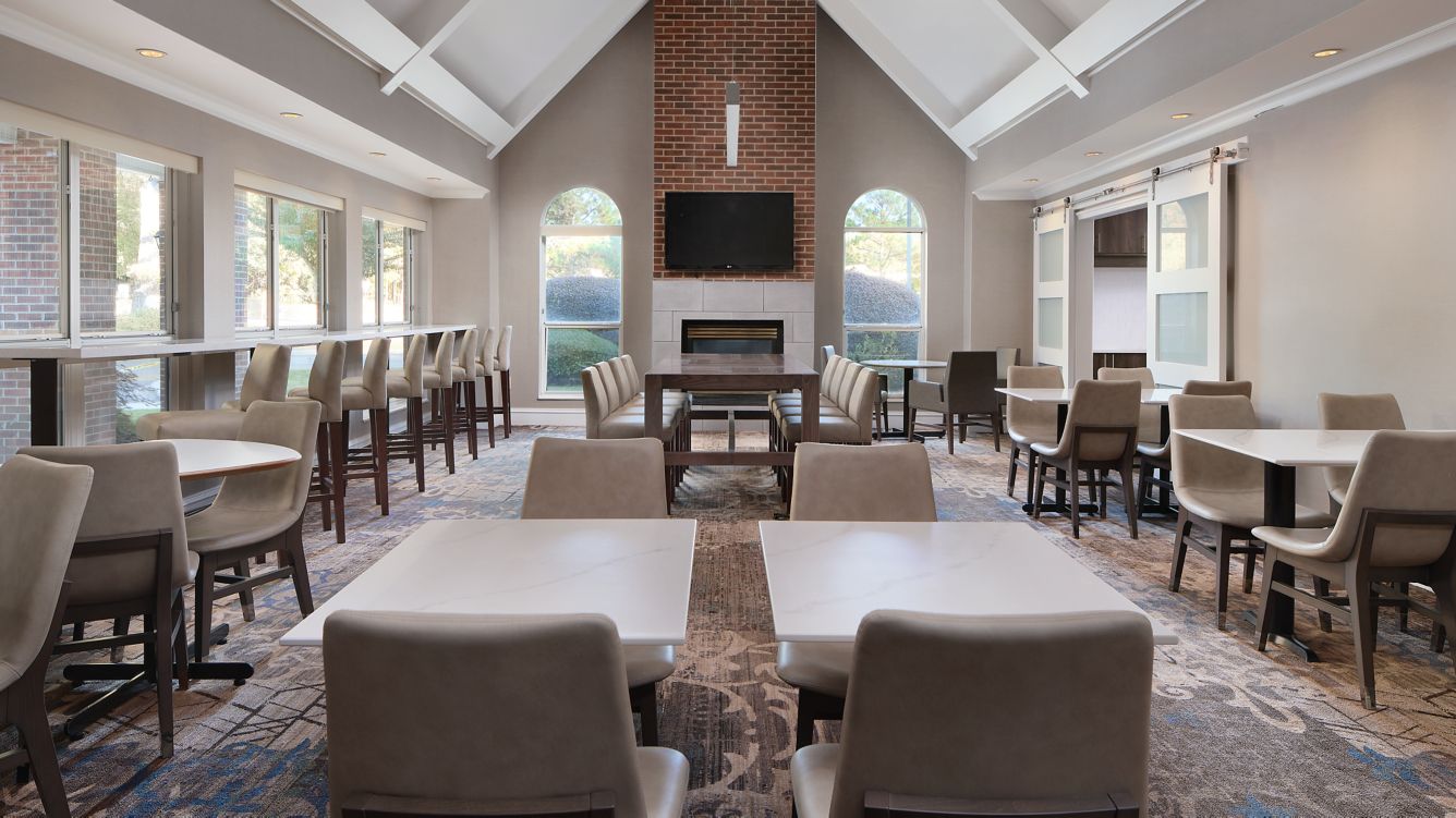 ri-fayph-gatehouse24625-40005_Wide-Hor