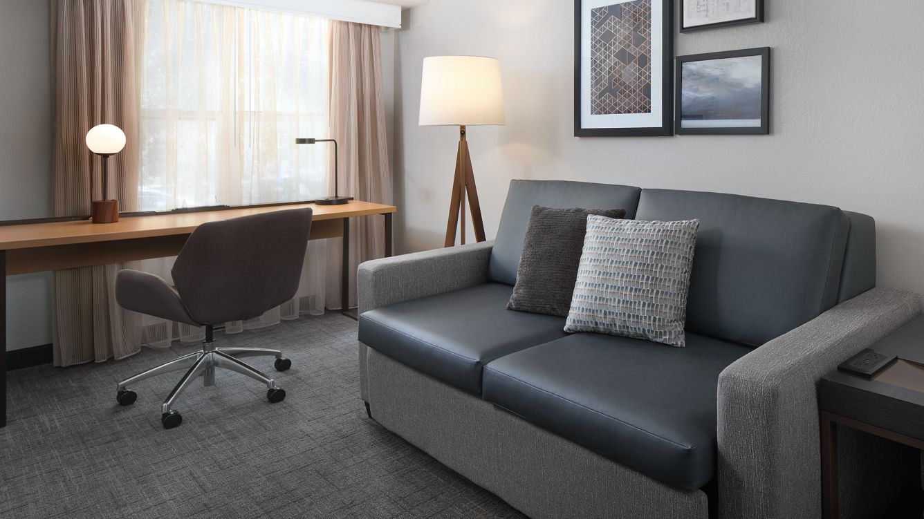 ri-fayph-living-room14762-13886_Wide-Hor