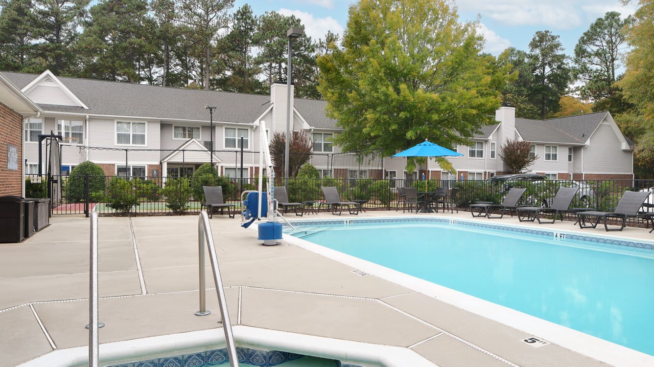 ri-fayph-pool17857-11269_Wide-Hor