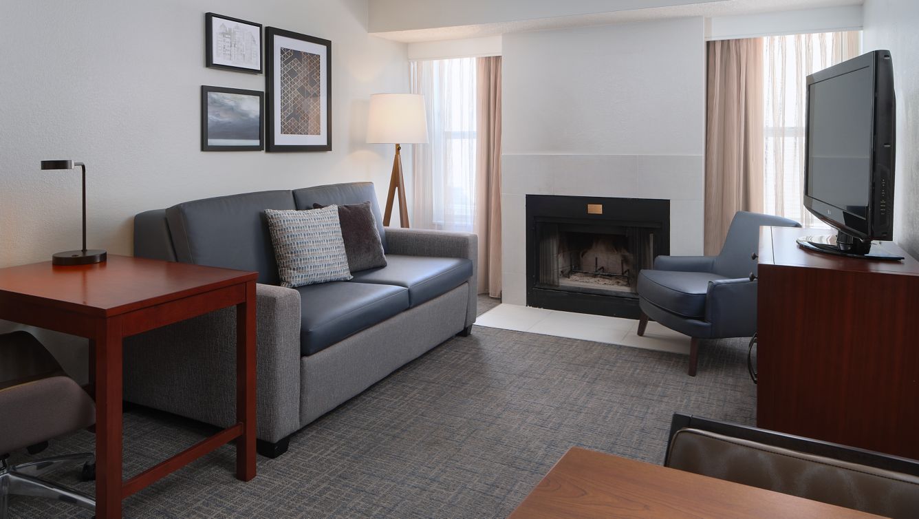 ri-fayph-two-bedroom-fireplac41353-49751_Wide-Hor