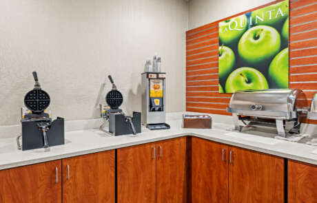 53027_breakfast_area_closeup_1