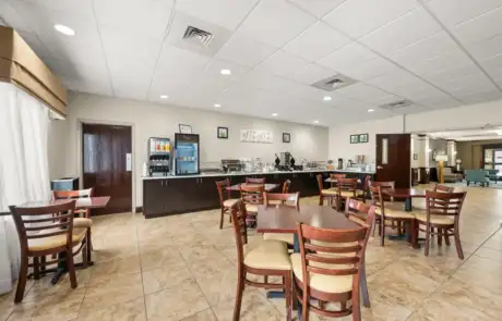 NC514BreakfastArea2